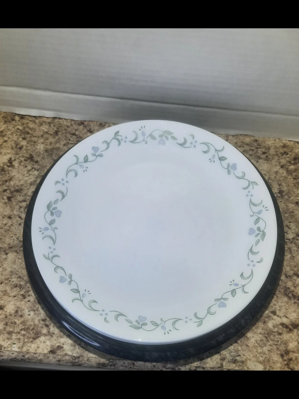 Corelle Country Cottage Dinner Plates X 4
